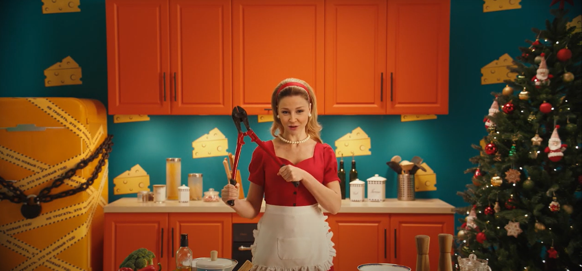 The use of deepfakes in advertising campaigns helps brands save on shoots: instead of an expensive actress, a double is filmed, and her face is overlaid using AI. | SEO X-Ranks